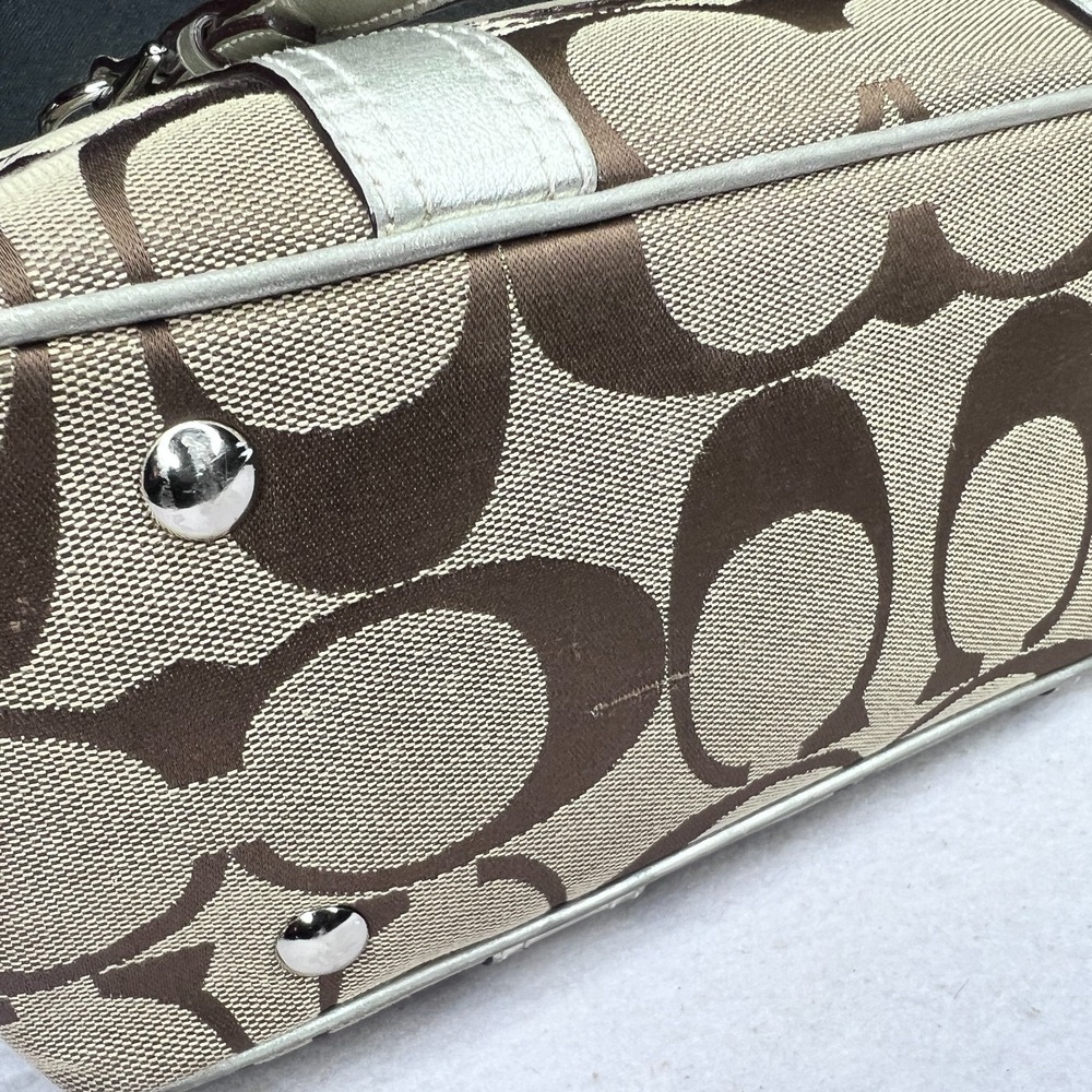 COACH Signature C Khaki White Gallery Tote Purse w/ Charms EUC - Picture 9 of 14